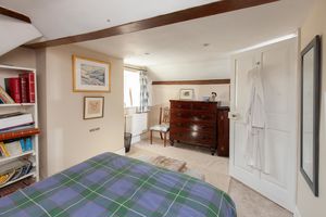 Castleton_Bedroom - click for photo gallery